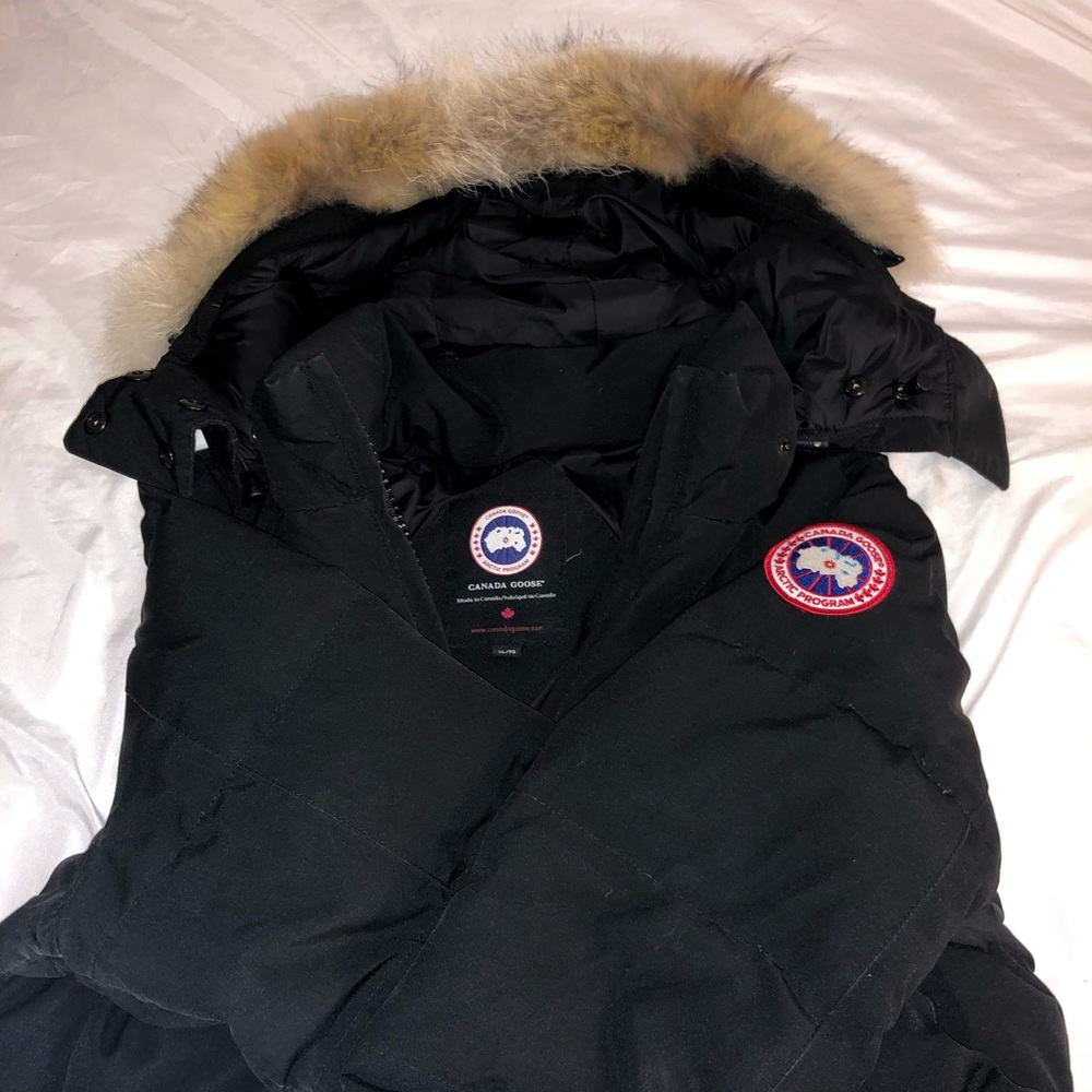Chelsea womens Canada goose size xl